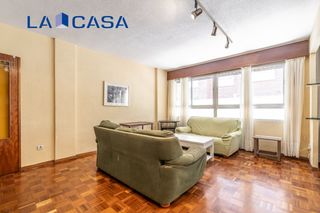 Flat  Paseo de santa maría de la cabeza. ?? piso de 3 habitaciones y 2 baños en muy buena finca