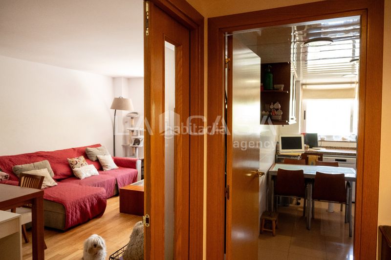 Foto 144283a3-e9e2-4ce6-9da8-95a9436a9ae1. Pis amb aparcament a Vilapicina - Torre Llobeta Barcelona