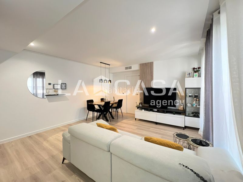Foto 1f1d093c-3930-4c19-be1c-515209bdb4d2. Flat with parking in Llefià Badalona