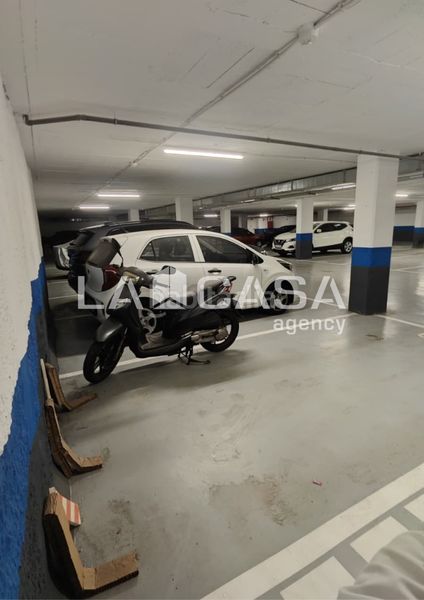 Foto 313a061f-95dd-4b88-8a56-b8d1a62869f7. Flat with parking in Llefià Badalona