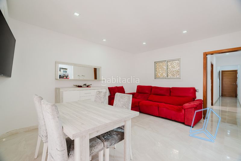 Foto 05651d3a-94a0-44c7-b0bb-7ea041a2e35f. Piso la casa agency presenta piso con gran terraza en pleno centro en Gavà
