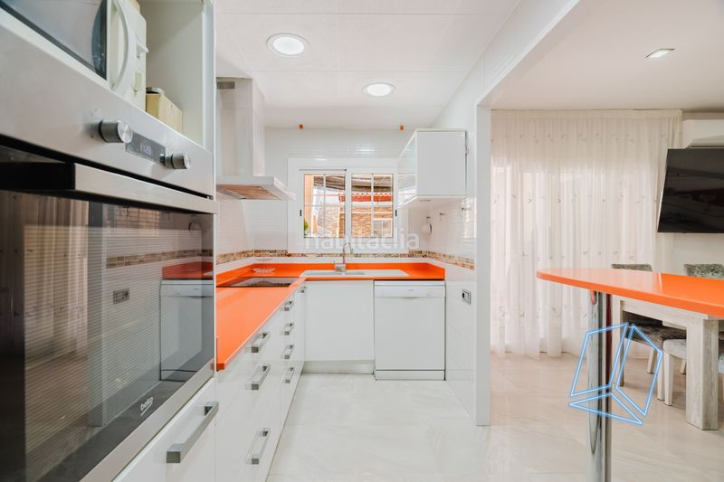 Foto 45f42af0-11b7-4a58-99c1-b6e0db7cf0fb. Piso la casa agency presenta piso con gran terraza en pleno centro en Gavà