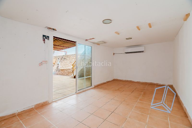 Foto 92a4e3a7-d458-4f14-913a-897fc69233a2. Piso la casa agency presenta piso con gran terraza en pleno centro en Gavà