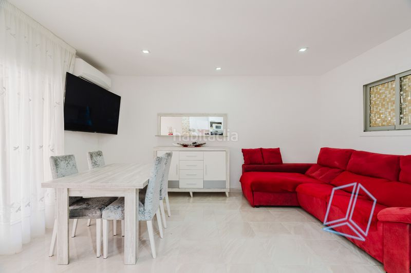 Foto b7537a73-f43e-4fed-ba3b-f73b0608bbee. Piso la casa agency presenta piso con gran terraza en pleno centro en Gavà