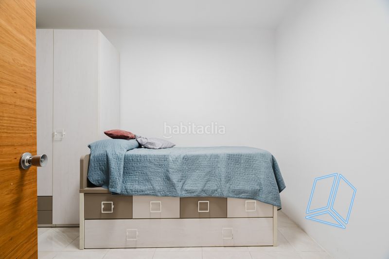 Foto d7f9f15d-2c57-4465-a920-1b3d4558c522. Piso la casa agency presenta piso con gran terraza en pleno centro en Gavà