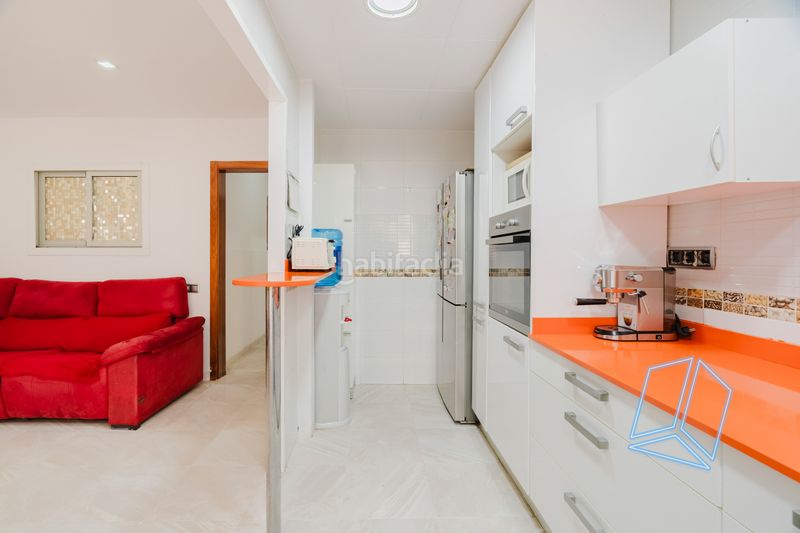 Foto e8386803-b720-4820-ad80-2c14cf6cbaeb. Piso la casa agency presenta piso con gran terraza en pleno centro en Gavà