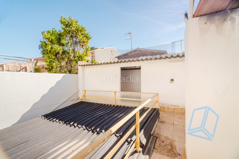 Foto eac8a44e-112a-4791-802f-a73cd471bd51. Piso la casa agency presenta piso con gran terraza en pleno centro en Gavà