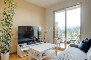Pis  Avinguda de les corts catalanes. ?? piso de 2 habitaciones con gran balcón y buenas vistas, en ex
