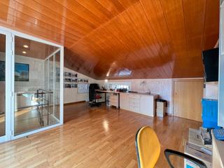 Chalet en El Camp de l´Arpa del Clot. Chalet adosado en venta en calle de besalú