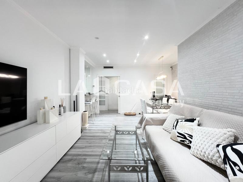 Foto 1a5985f8-488d-4470-ab99-c6c5e5419e81. Pis amb aparcament piscina a Progrés - Pep Ventura Badalona