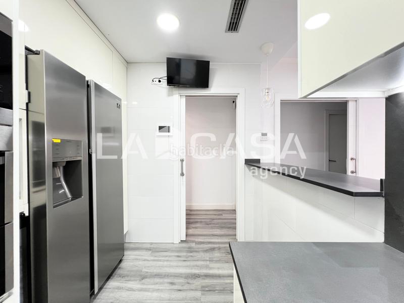 Foto 9006f61c-d9fd-44b4-8f67-7bd5cc514c25. Pis amb aparcament piscina a Progrés - Pep Ventura Badalona