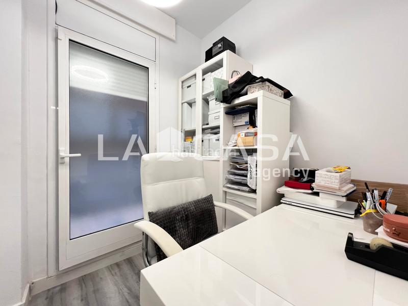 Foto d332b193-bf7d-4c70-9f14-f075ac984719. Pis amb aparcament piscina a Progrés - Pep Ventura Badalona