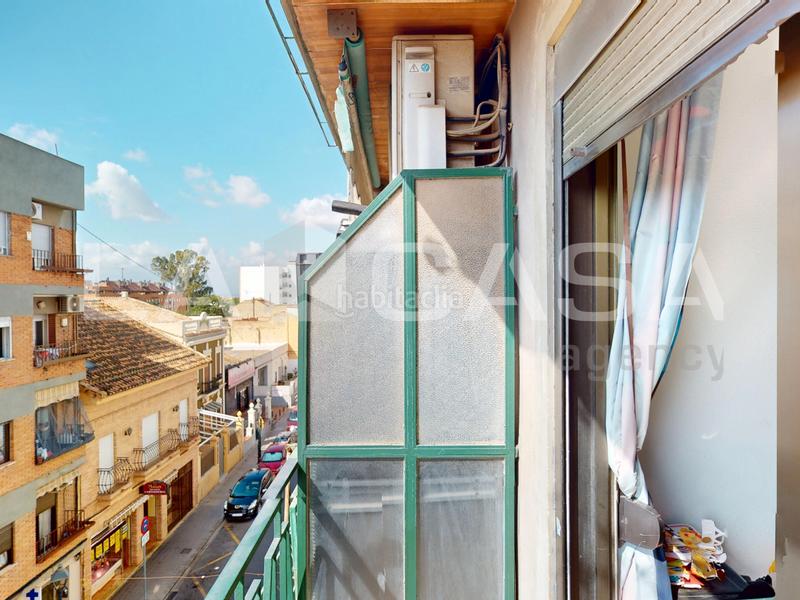 Foto 0146d487-6e97-42f5-84fa-ecdf99eaec2e. Piso  en venta en calle del campament en Benimàmet Valencia