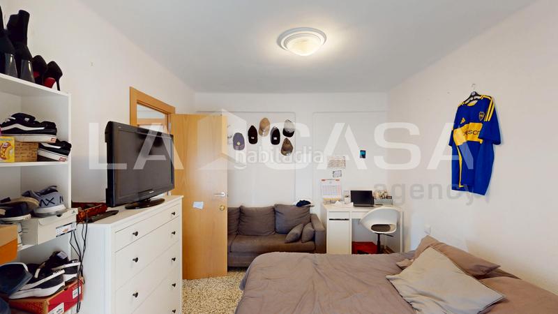 Foto 23f079ce-7ca4-433f-8fc5-77ed8cf44687. Piso  en venta en calle del campament en Benimàmet Valencia