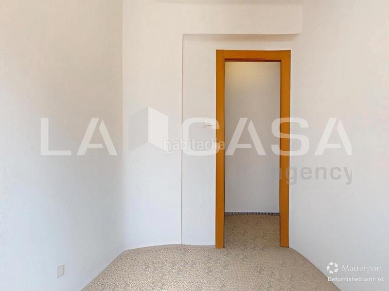 Foto 6a95c618-3def-4e48-be27-b1e039d8916c. Piso  en venta en calle del campament en Benimàmet Valencia