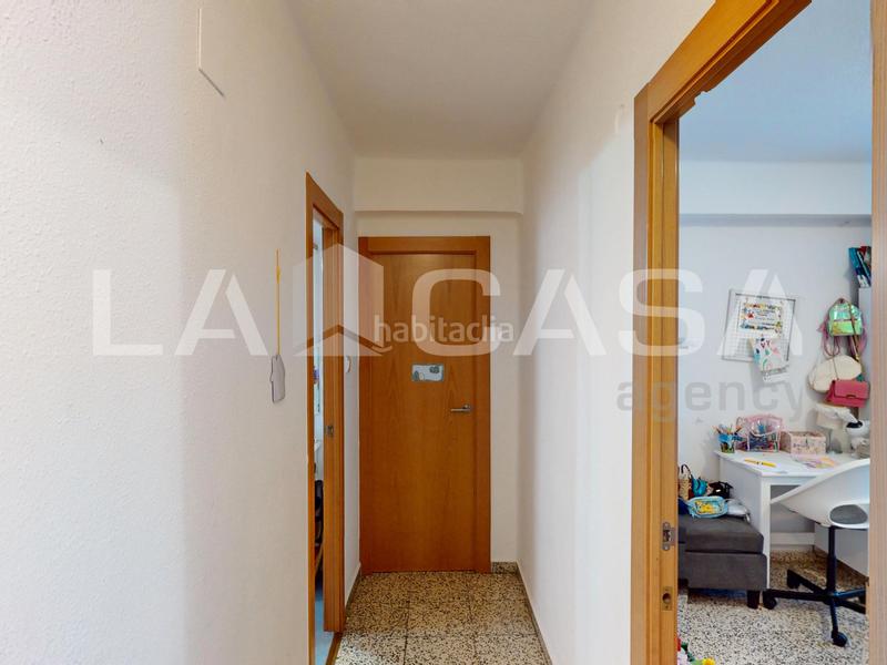 Foto 7f4de667-cb9c-4e61-8c0f-5ed3a108ea83. Piso  en venta en calle del campament en Benimàmet Valencia