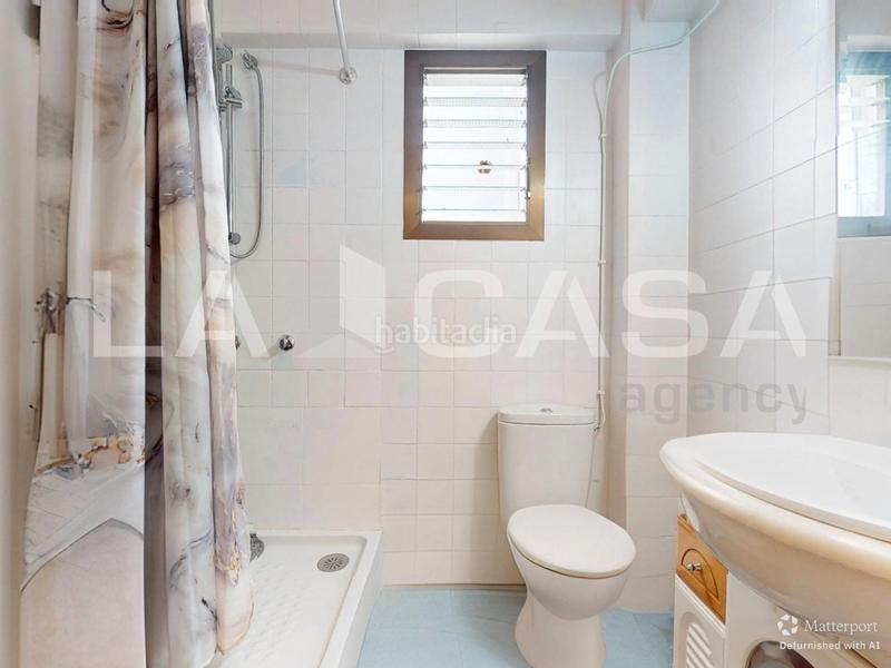 Foto 9768d7a1-6770-48d3-9698-561cacf6c56f. Piso  en venta en calle del campament en Benimàmet Valencia