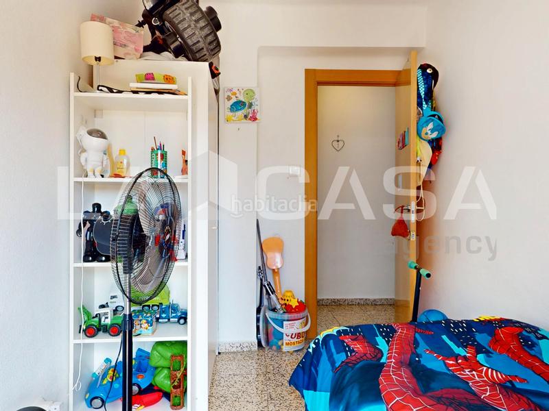 Foto b83295b5-8a0c-4901-ab2c-baf80d85bfe7. Piso  en venta en calle del campament en Benimàmet Valencia