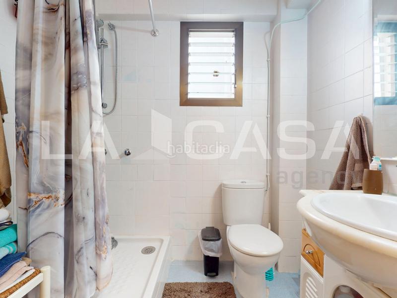 Foto d80673f1-0e9a-442e-8f55-ac4f5a6b26f1. Piso  en venta en calle del campament en Benimàmet Valencia