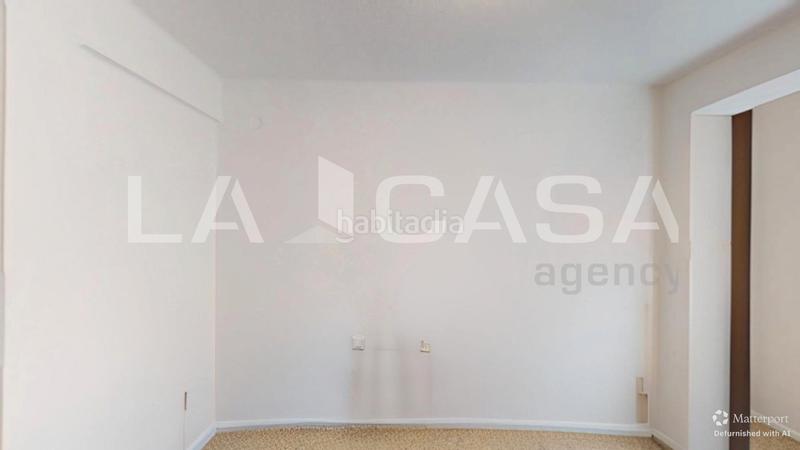 Foto fc89d399-9456-4a52-8bb5-4ef241f3e98b. Piso  en venta en calle del campament en Benimàmet Valencia
