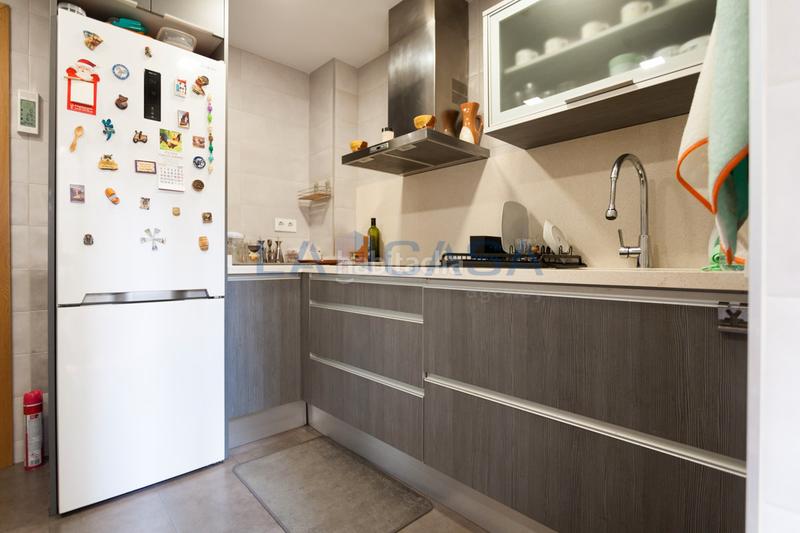 Foto 41dfb766-2e18-4fd9-8ff6-bdf7d69c46e7. Dúplex a Les Planes Hospitalet de Llobregat (L´)