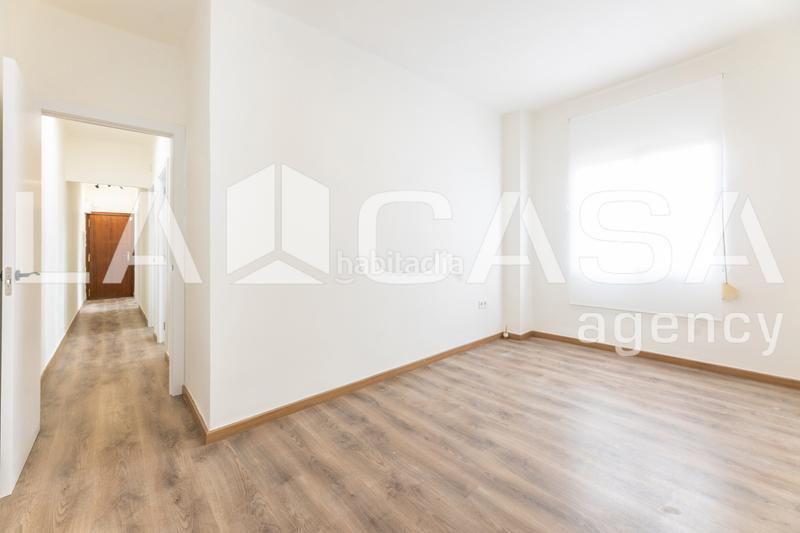 Foto 0efc9f50-5f72-49d8-9915-abce0eeab2b5. Piso  en calle campoamor en L´Illa Perduda Valencia