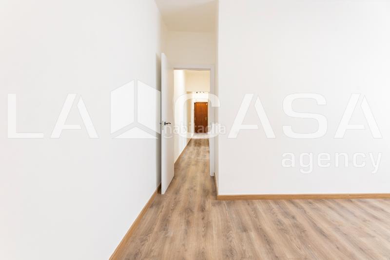 Foto 3394a6fb-c040-4c10-9952-9c5bac534311. Piso  en calle campoamor en L´Illa Perduda Valencia