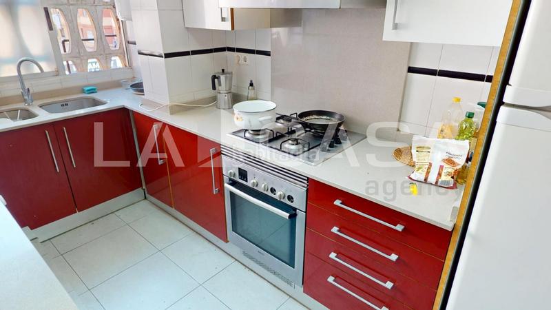 Foto 27fea0e5-b921-4175-90fa-251f99d717a0. Piso  en venta en calle explorador andrés en Ciutat Jardí Valencia
