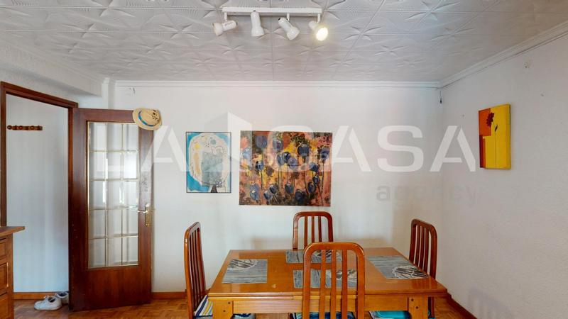 Foto 2c7ac05e-73ab-477d-96e3-0c08500aa283. Piso  en venta en calle explorador andrés en Ciutat Jardí Valencia