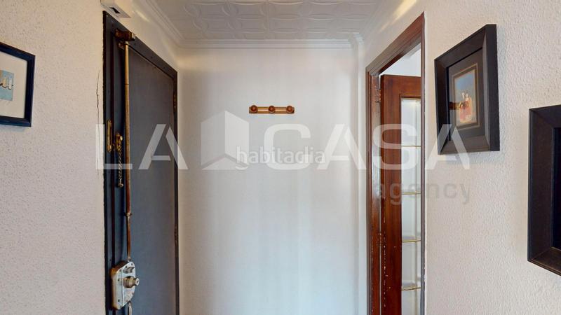 Foto 6bffa6da-43ca-4bf6-8219-71ea58f4f816. Piso  en venta en calle explorador andrés en Ciutat Jardí Valencia