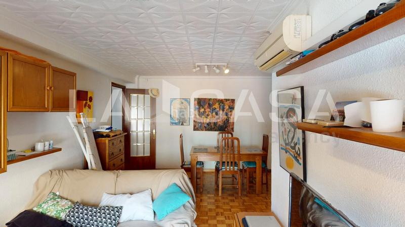 Foto 85cc22f0-ca03-4e53-84fd-0eca911726fb. Piso  en venta en calle explorador andrés en Ciutat Jardí Valencia