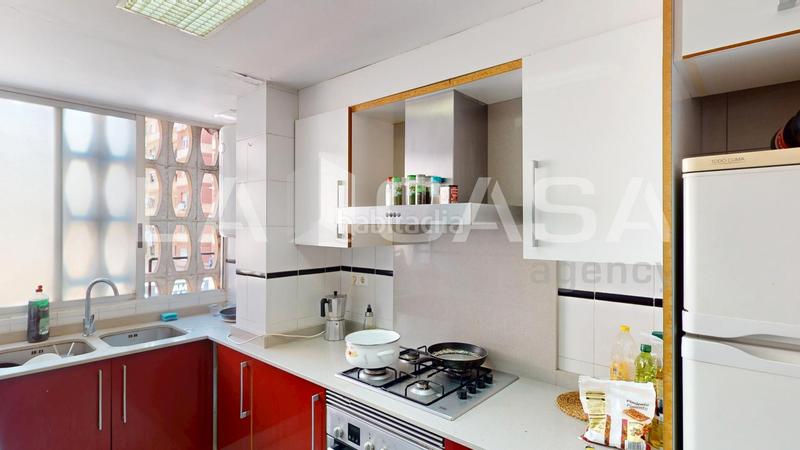 Foto a407bbf9-3a91-4bf6-84d5-e79505b4db67. Piso  en venta en calle explorador andrés en Ciutat Jardí Valencia