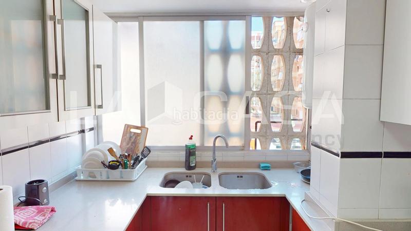 Foto fa5b8cb8-3059-464b-b4fa-43b6adf4ff09. Piso  en venta en calle explorador andrés en Ciutat Jardí Valencia