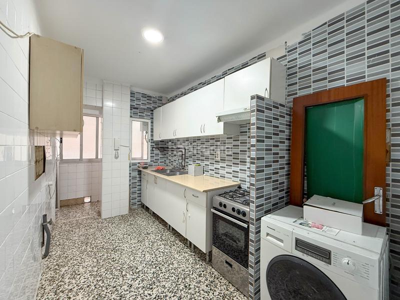 Foto 3f7f7dd9-96c2-466e-a0d1-01ae3dd642b9. Piso  en venta en calle d'eduard boscà en Mestalla Valencia