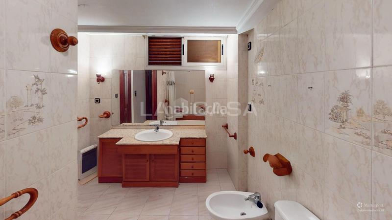 Foto 581fd5c5-3ff8-483e-b326-3182f9a7c529. Tríplex a Malva Rosa Valencia