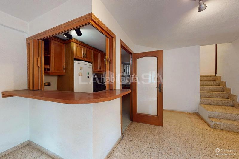 Foto a4812807-d8ed-48f3-83ed-5332e5e4ac70. Tríplex a Malva Rosa Valencia