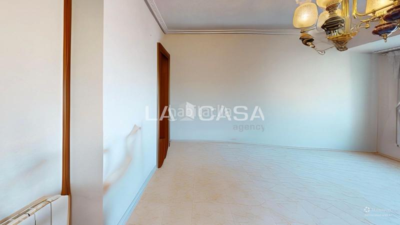 Foto ee982257-95dd-43b3-abb6-5e7b2e8840f0. Etagenwohnung in Penya-Roja - Avda. Francia Valencia