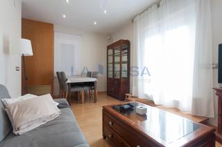 Piso  Carrer de padilla. Ático con terraza privada y vistas despejadas junto a la sagrada