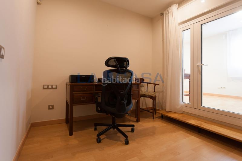 Foto d1a1d20d-e933-4e52-ae25-d075918c79dc. Pis a Sagrada Família Barcelona