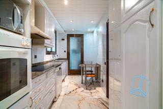 Pis  Carrer de bartolomé esteban murillo. Piso en venta en cornellà de llobregat