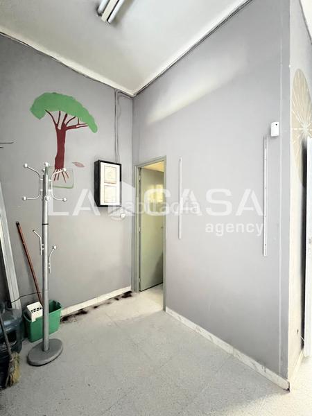 Foto f18b9c5f-f09a-48b1-b8ac-6bef81807562. Geschäftsraum in Sant Roc Badalona