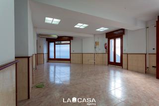Business premise  Carrer libel·lula. Local comercial en c/libel-lula hospitalet, barcelona, en venta.