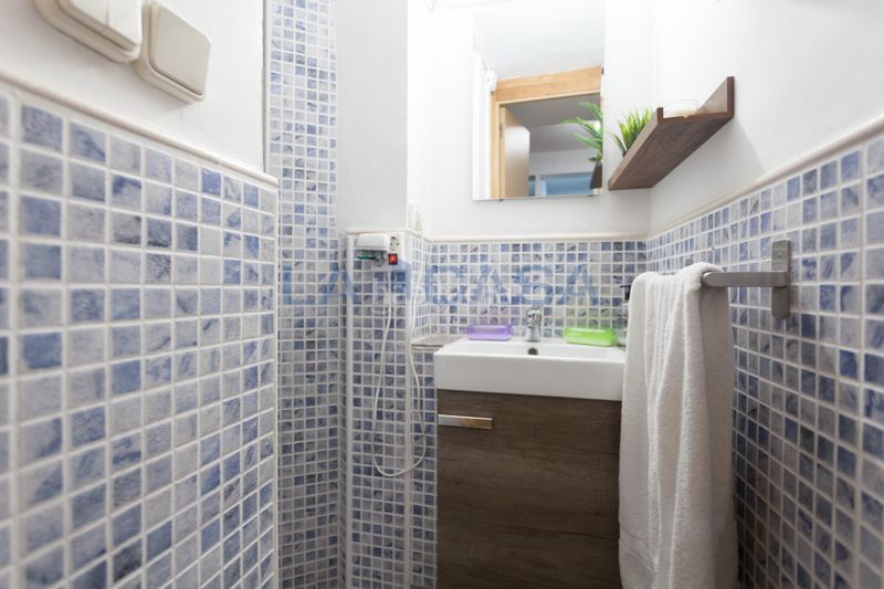 Foto 5ab86c93-9620-45c6-8c19-1823523d2c3b. Planta baixa a carrer de martorell 22 a Collblanc Hospitalet de Llobregat (L´)