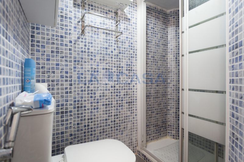 Foto cea6ced9-6de7-4bd1-82ef-a3bac9364b68. Planta baixa a carrer de martorell 22 a Collblanc Hospitalet de Llobregat (L´)