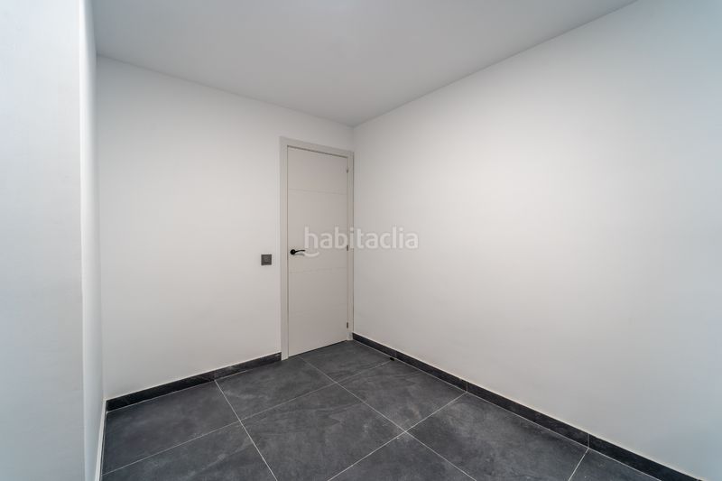 Foto 0cee68dd-3ee9-4596-8e8d-bbf6b0c8e5b9. Pis amb aparcament a El Poble Sec - Parc de Montjuïc Barcelona