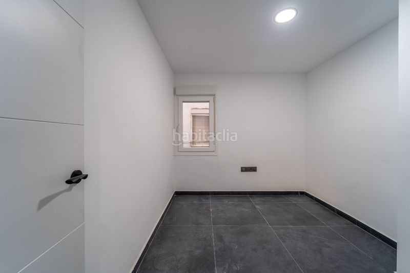 Foto 25dbc516-7d8e-4699-adc6-f2bad09cb8eb. Pis amb aparcament a El Poble Sec - Parc de Montjuïc Barcelona