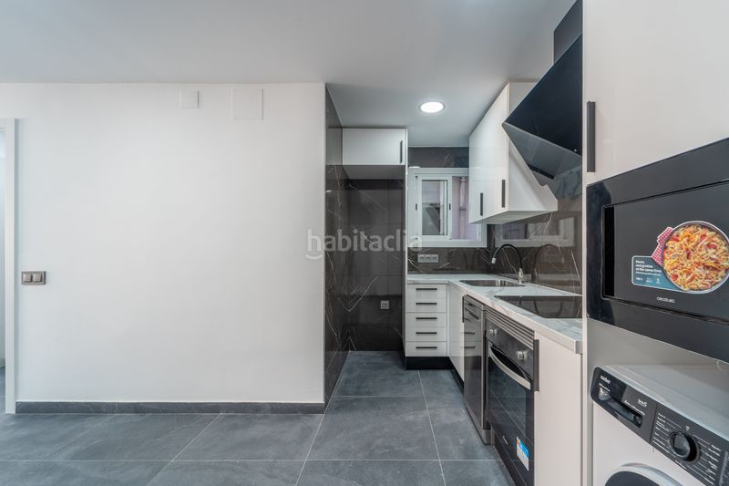 Foto 316b56c0-a5e4-44fd-85b2-b15f9a0e756b. Pis amb aparcament a El Poble Sec - Parc de Montjuïc Barcelona