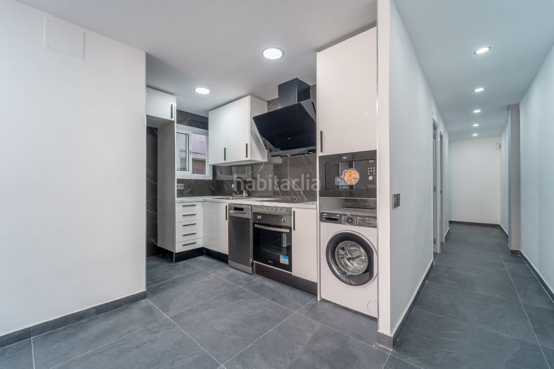 Foto 3a77b18d-aba9-40f0-b466-0fc3be3cd2fb. Pis amb aparcament a El Poble Sec - Parc de Montjuïc Barcelona