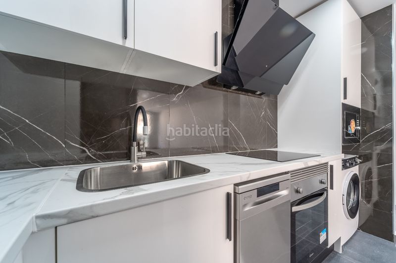 Foto 4c58097e-3f66-4be2-9d35-56f3220963c5. Pis amb aparcament a El Poble Sec - Parc de Montjuïc Barcelona