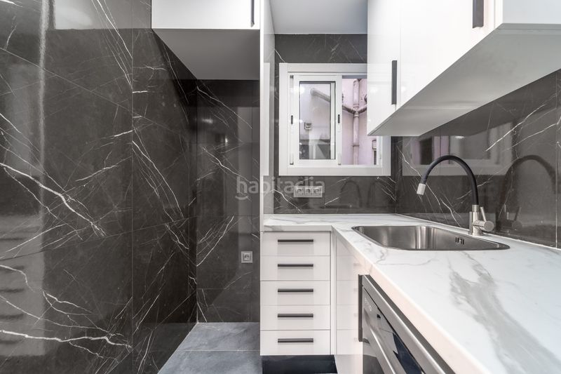 Foto 6b9be383-cc05-407f-bc2d-0192ac8941c0. Pis amb aparcament a El Poble Sec - Parc de Montjuïc Barcelona